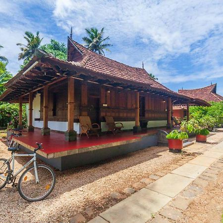 Stayvista At La Riva Heritage Villa With Bicycle Alappuzha Luaran gambar