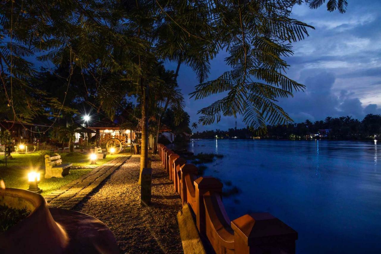 Stayvista At La Riva Heritage Villa With Bicycle Alappuzha Luaran gambar