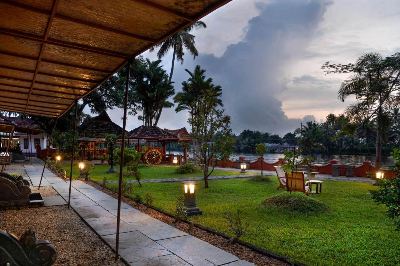 Stayvista At La Riva Heritage Villa With Bicycle Alappuzha Luaran gambar