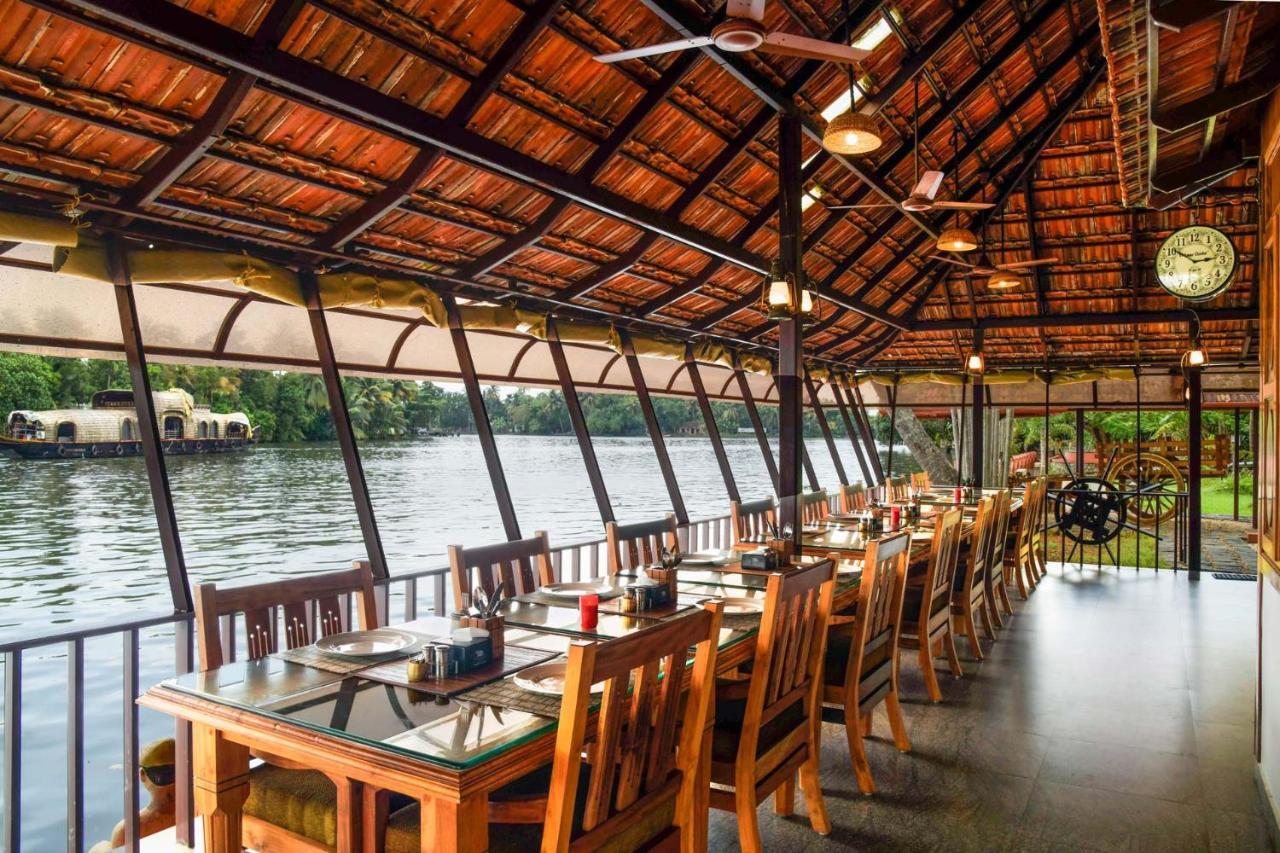 Stayvista At La Riva Heritage Villa With Bicycle Alappuzha Luaran gambar